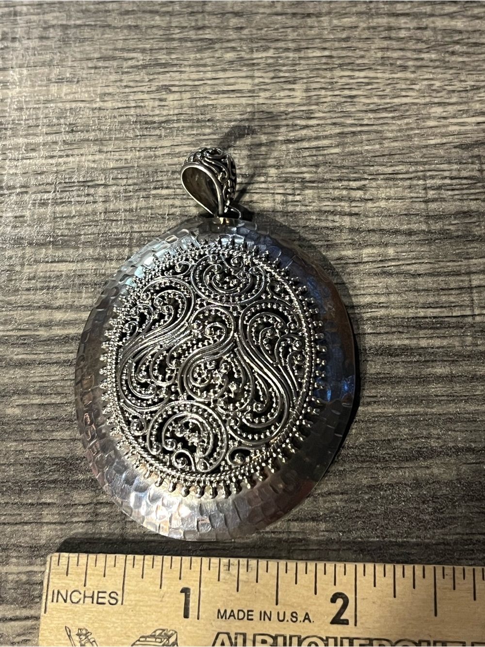 SARDA Sterling silver filigree pendant. Stamped. Filigree design. Hammered.